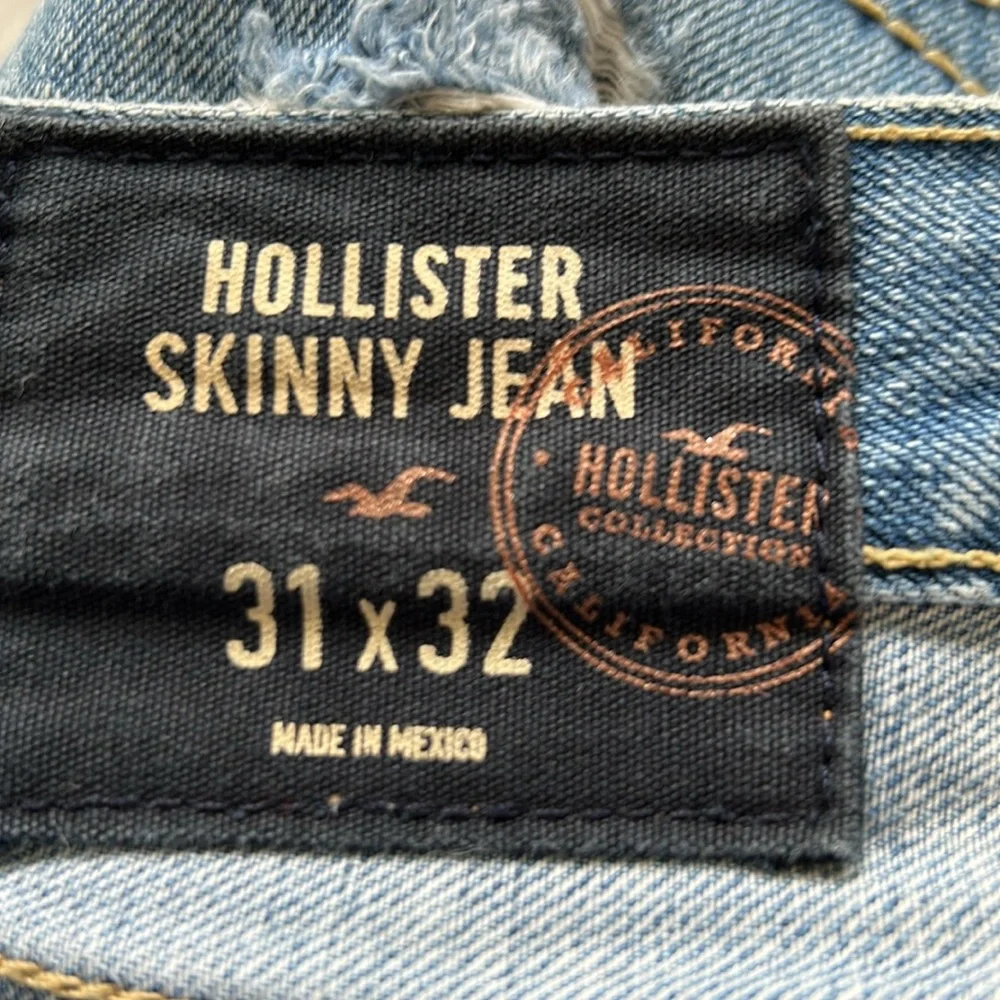 Hollister Blue Straight Distressed Jeans 31 x 32